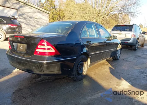 2003 Mercedes-Benz C 320 Sport z USA, uszkodzony, nr VIN WDBRF64J53F338554
